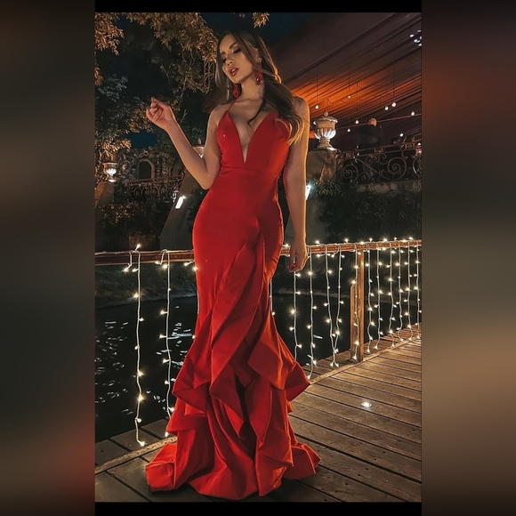 Red Ruffle Hem Maxi Dress Size L - Picture 4 of 5